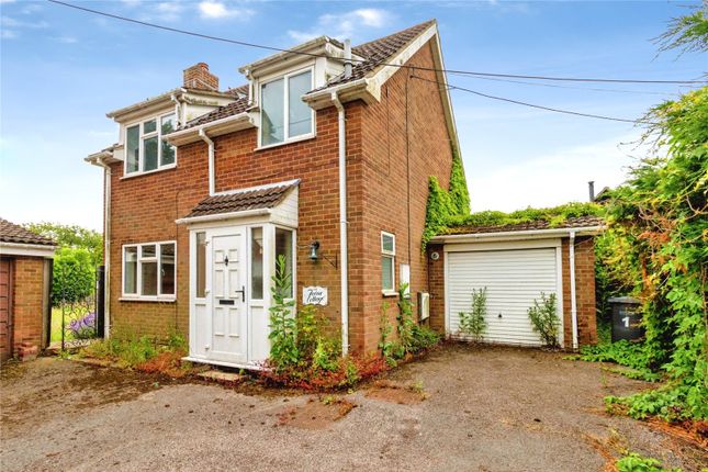 3 bed property, in Grange Road, £200,000