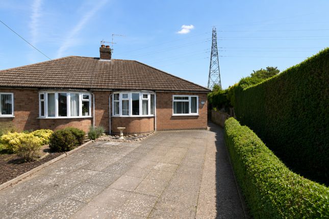 2 bed property, in Oxford Street, £230,000
