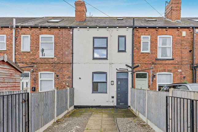 2 bed property, in Moorview, £190,000