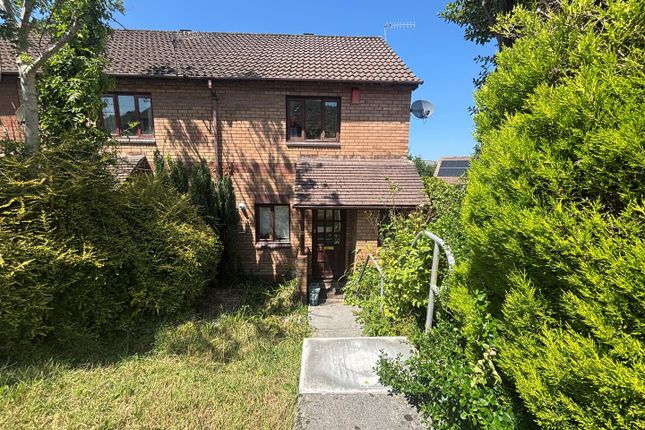 2 bed property, in Heol Ysgubor, £215,000