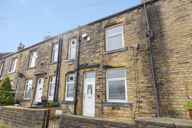 2 bed property, in Albert View, £80,000
