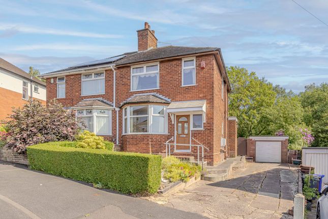 2 bed property, in Fairbank Avenue, £180,000