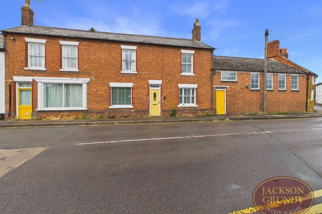 4 bed property, in High Street, £360,000