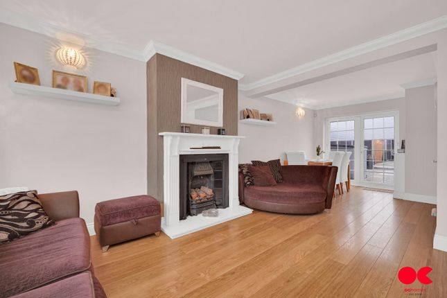 3 bed property, in Mygrove Gardens, £425,000