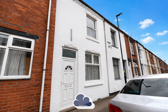 2 bed property, in Wright Street, £150,000