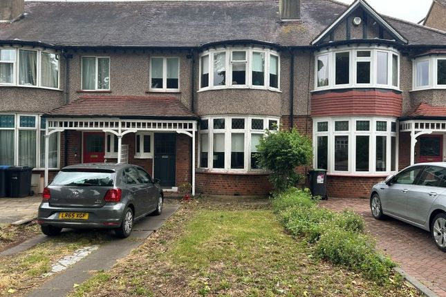 3 bed property, in Park Avenue, £695,000
