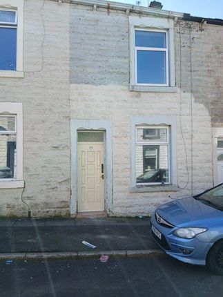 2 bed property, in Elizabeth Street, £69,950
