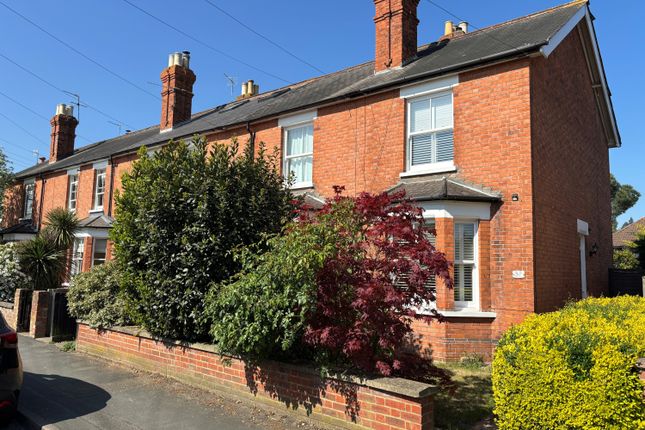 2 bed property, in Clarence Street, £465,000