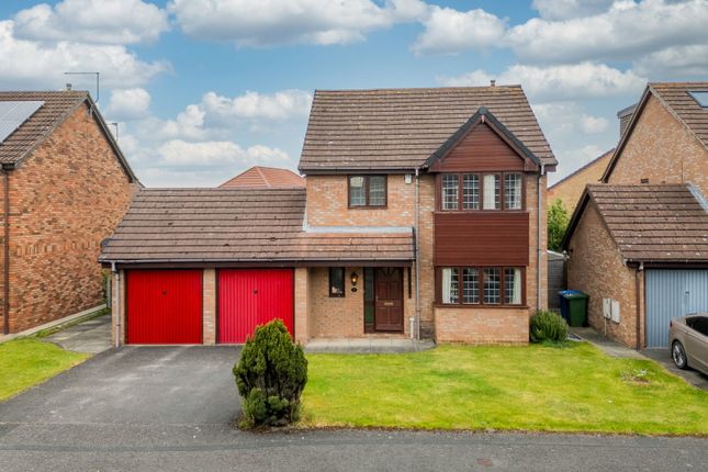 4 bed property, in Gowdall Way, £325,000