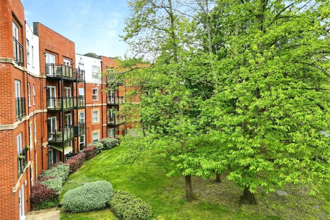 1 bed property, in Edrich Grange, £230,000