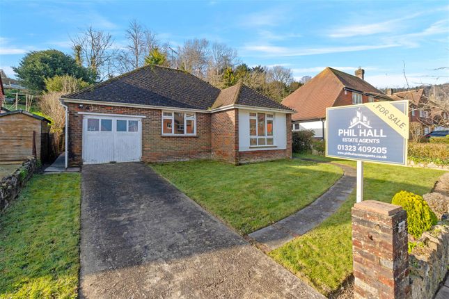 2 bed property, in Parkway, £400,000