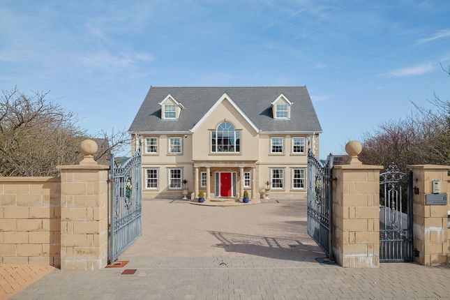7 bed property, in Five Roads, £750,000