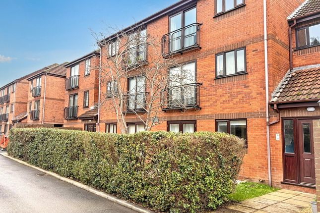 2 bed property, in Beechmount Grove, £199,995