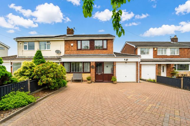 3 bed property, in Fairways Drive, £260,000