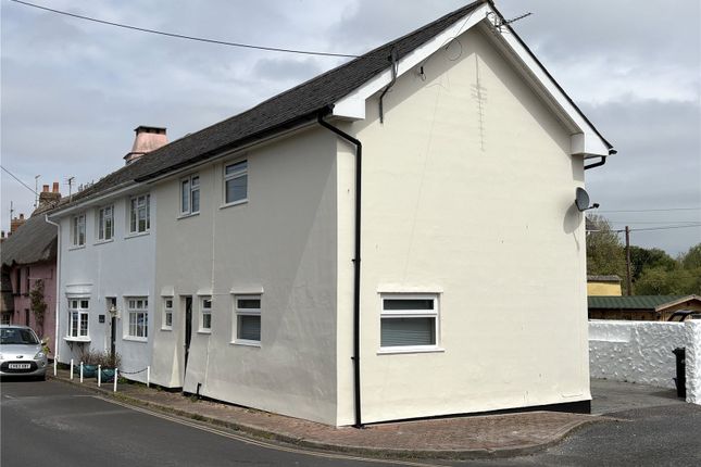 2 bed property, in Higher Road, £250,000