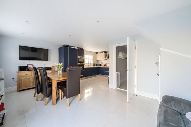 4 bed property, in Carmelite Road, £500,000