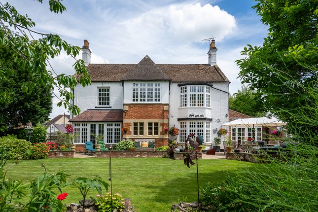 5 bed property, in Sedgeberrow, £1,250,000