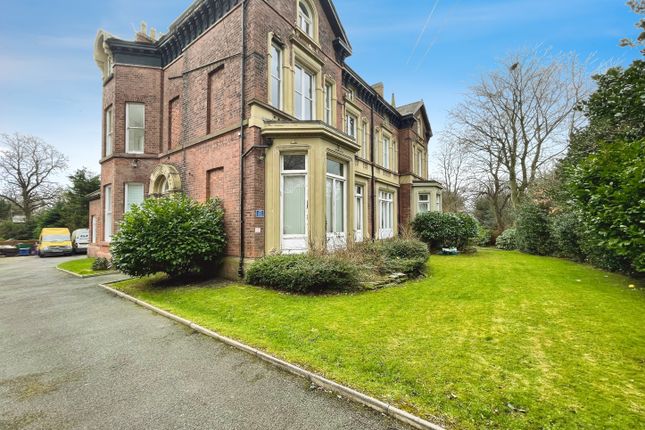 1 bed property, in North Drive, £85,000