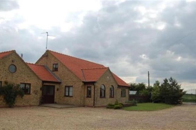 5 bed property, in Woolfehill Road, £790,000