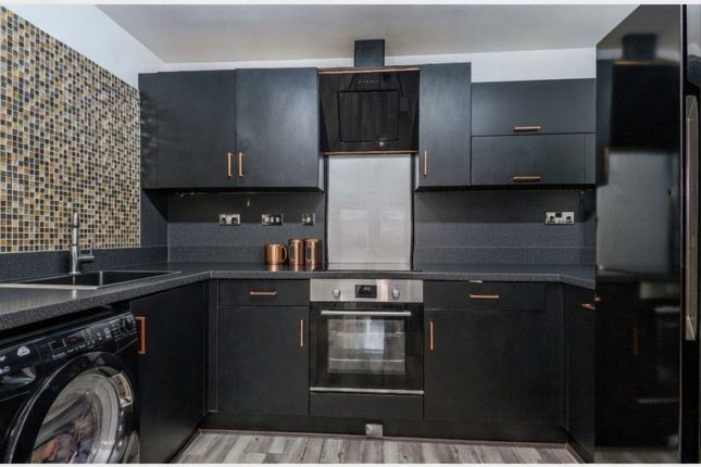 2 bed property, in Marshall Street, £224,950