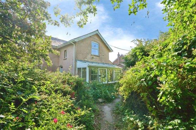 2 bed property, in Church Lane, £315,000