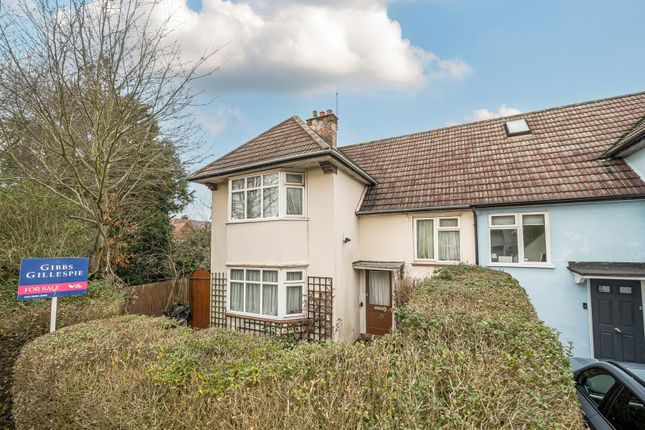 3 bed property, in Lascelles Avenue, £575,000