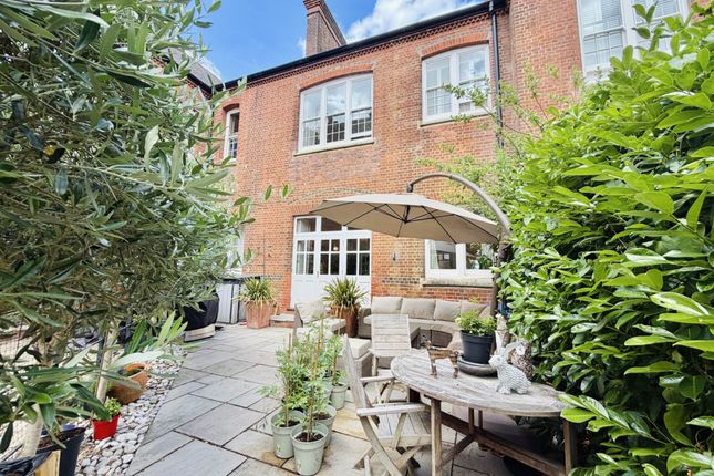 3 bed property, in Ridgeway Court, £500,000