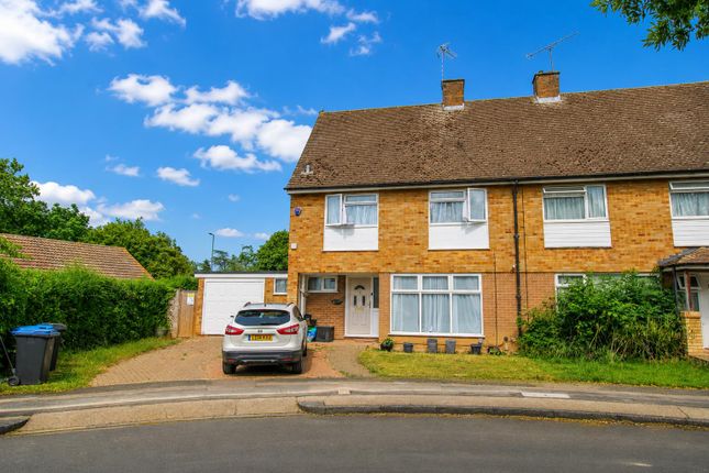 3 bed property, in Brook Lane Field, £435,000