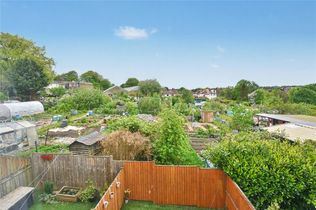 3 bed property, in Northbrook Street, £300,000