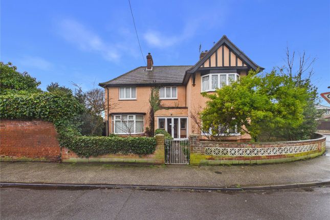 4 bed property, in Princes Road, £495,000
