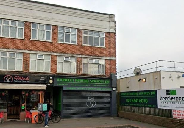 2 bed property, in 690A London Road, £155,000