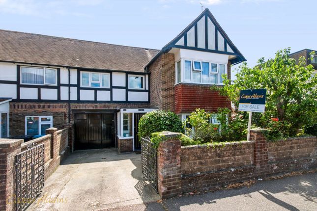 4 bed property, in Irvine Road, £500,000