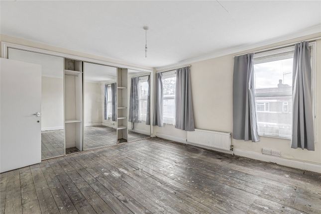 3 bed property, in Fulham Palace Road, £500,000