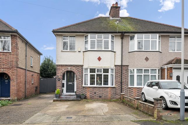 3 bed property, in Hayes End Road, £573,000