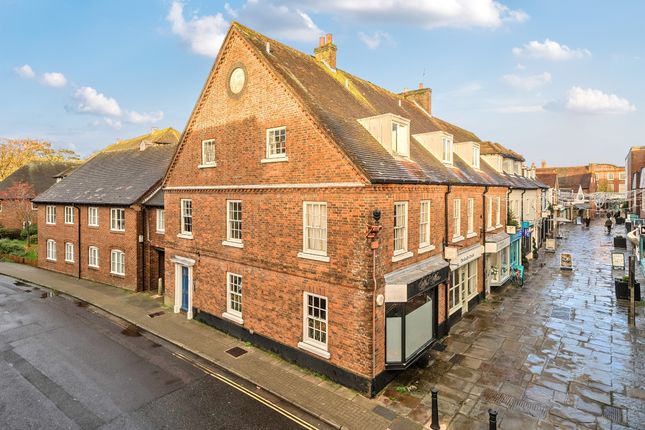 3 bed property, in Chapel Street, £325,000