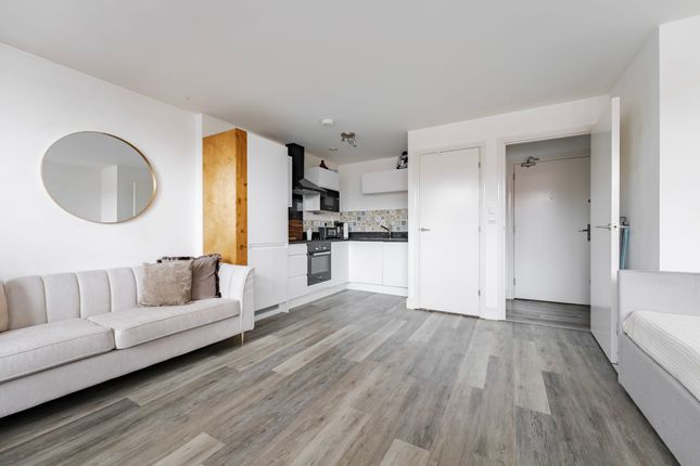 1 bed property, in Prince Of Wales Road, £135,000
