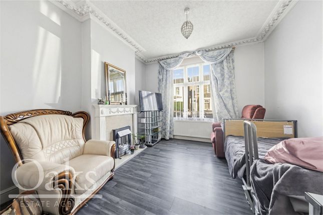 3 bed property, in Davidson Road, £400,000