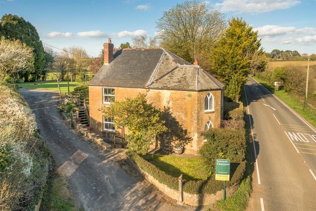 4 bed property, in Crewkerne TA18, £475,000
