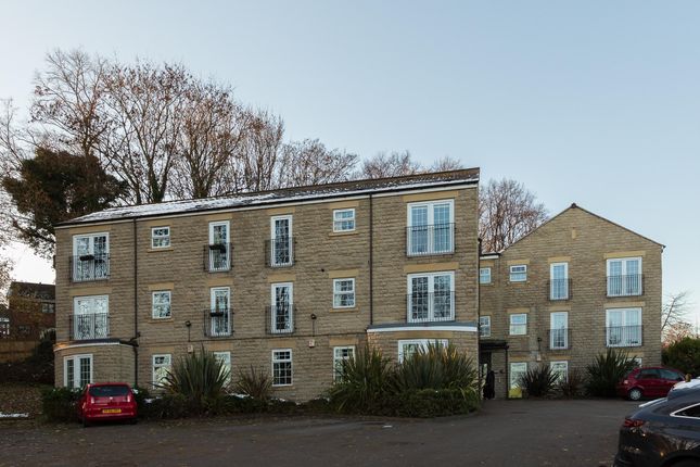 2 bed property, in Moorlands Avenue West, £95,000