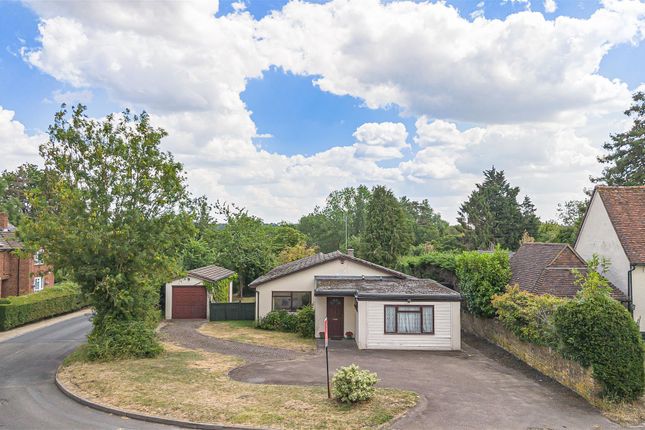 4 bed property, in Ashendene Road, £950,000