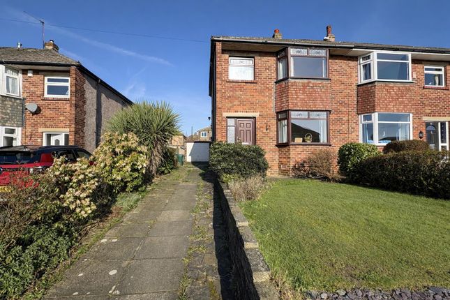 3 bed property, in Wyke Crescent, £209,950