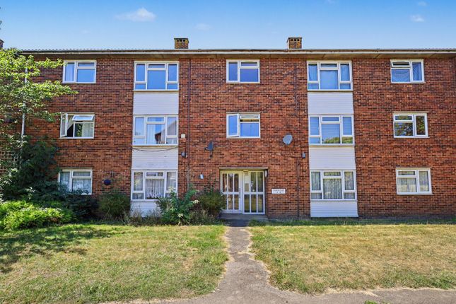 2 bed property, in Northfield, £210,000