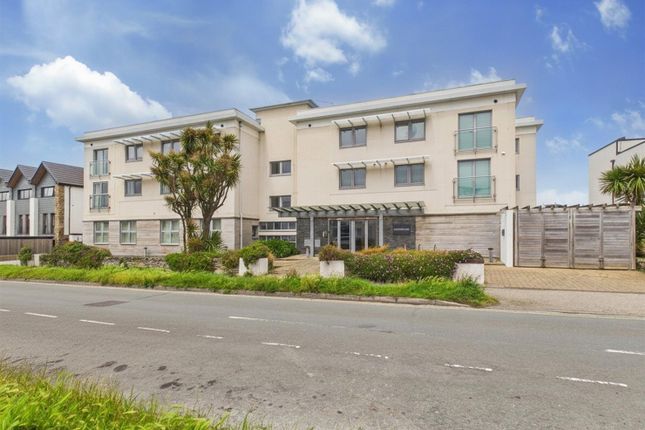 1 bed property, in Pentire Avenue, £295,000
