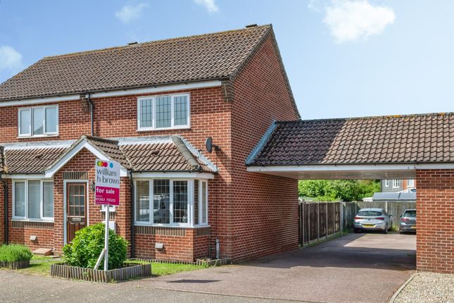 2 bed property, in Ethel Tipple Drive, £230,000
