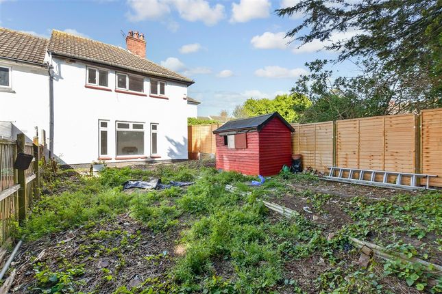 3 bed property, in Tennyson Place, £195,000
