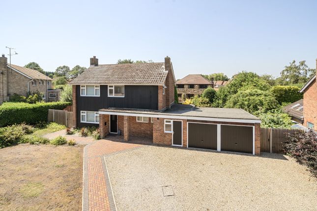 4 bed property, in Hollytrees, £750,000