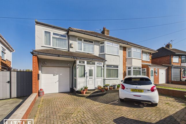 5 bed property, in Stour Avenue, £375,000