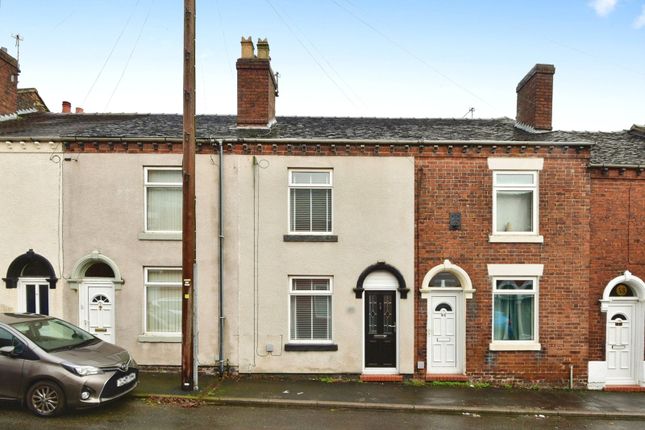 2 bed property, in Woodshutts Street, £135,000