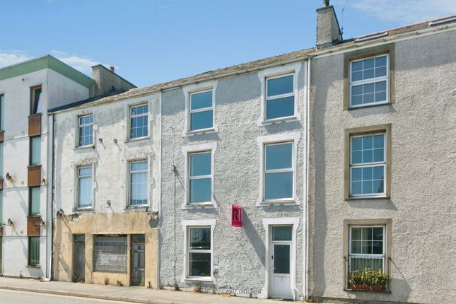 5 bed property, in Stanley Crescent, £150,000