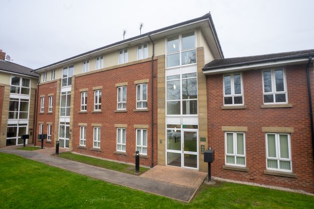 2 bed property, in Mayfair Court, £95,000